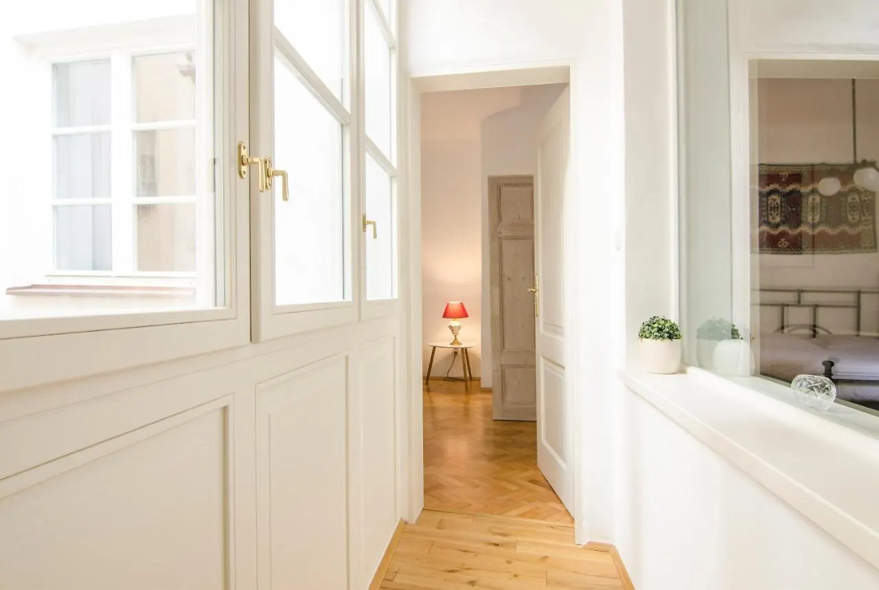 Wishlist Prague Residences - Charles Bridge Karlova Apartmán